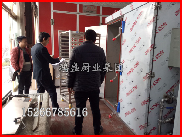 【发货新闻】江苏徐州客户来公司采购双门72盘醒蒸一体馒头蒸房，智能馒头醒发箱等